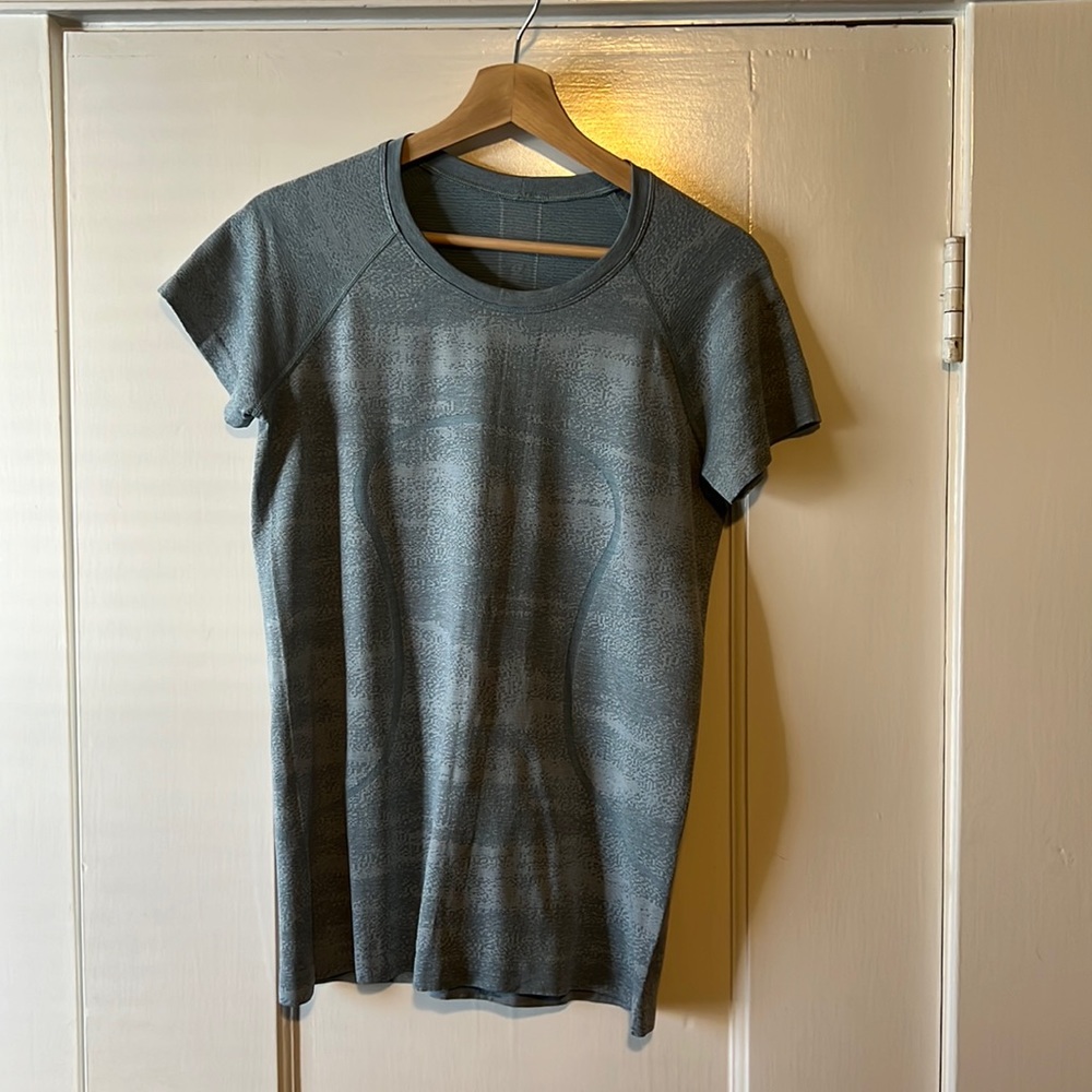 Lululemon Swiftly Short Sleeve Size 10